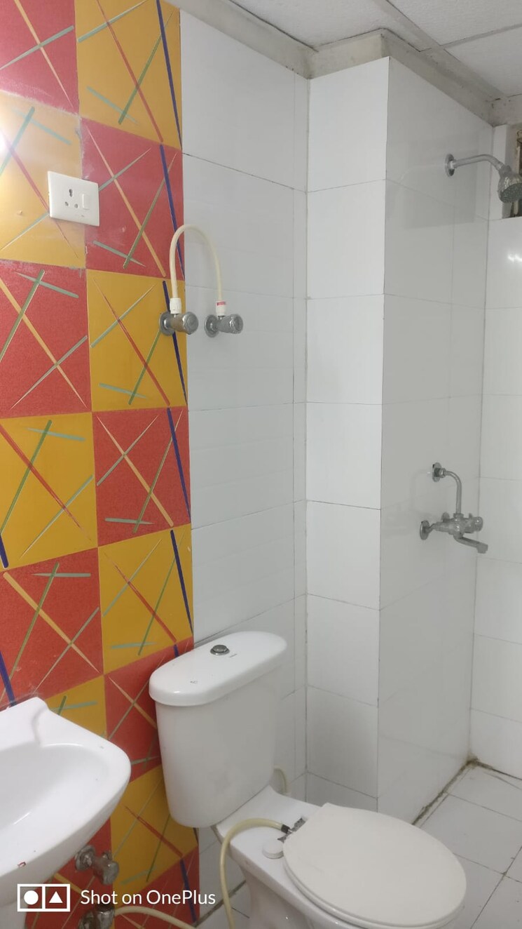 Bathroom, gulmohur-garden 3 Bedroom 1590 Sq.Ft. Apartment In Raj Nagar Extension Ghaziabad 9588965