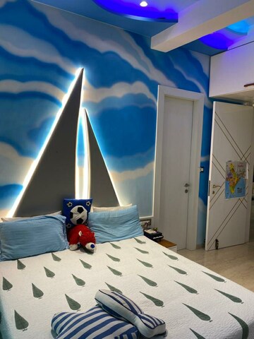 Team Area in 4 BHK Apartment at Juhu Scheme, Juhu – for Sale