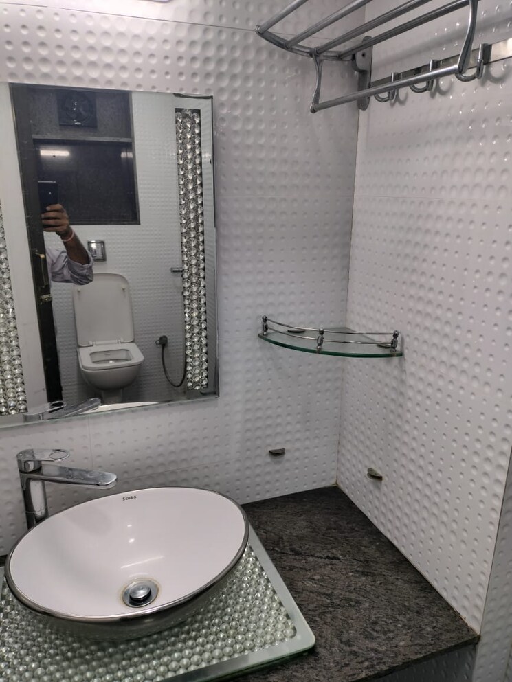 Bathroom, nilgiri-c-wing-chs 2 Bedroom 600 Sq.Ft. Apartment In Andheri East Mumbai 9588991