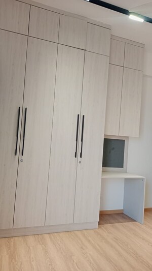 Furnished Amenities in 3 BHK Apartment at M3M Golf Estate, Sector 65 – for Rent