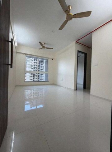Room in 2 BHK Apartment at Sheth Zuri, Laxmi Nagar – for Rent