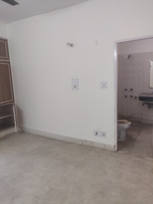 Furnished Amenities in 3 BHK Apartment at Kalibari Apartments, Sector 21d – for Sale