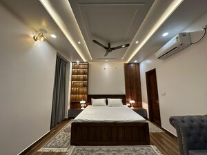 Room in 6+ BHK Villa at Emaar Gomti Greens, Sushant Golf City – for Rent