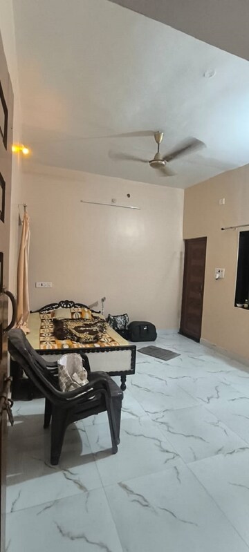 Team Area in 2 BHK Independent House at Uppadhyay Nagar – for Rent