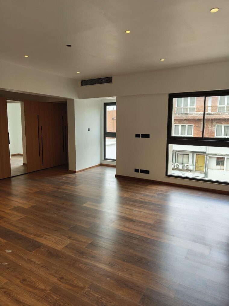 Room, brigade-lavelle-1 3 Bedroom 2700 Sq.Ft. Apartment In Lavelle Road Bangalore 9589084