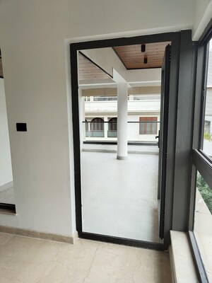 Room in 3 BHK Apartment at Brigade Lavelle 1, Lavelle Road – for Rent