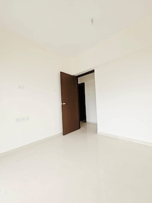 Room in 2 BHK Apartment at Etco Eco Heights, Andheri East – for Rent