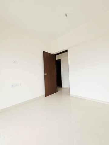 Room in 2 BHK Apartment at Etco Eco Heights, Andheri East – for Rent