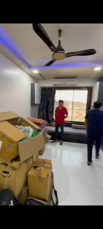 Master Bedroom in 1 BHK Apartment at Kurla West – for Rent