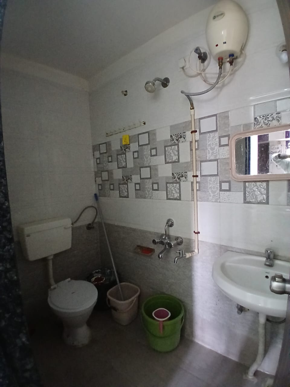 2 BHK + Pooja Room 850 Sq.Ft. Apartment in Radhika Park