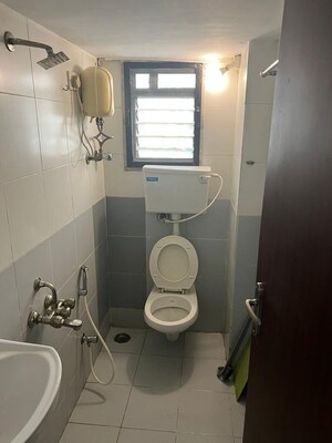 Bathroom in 1 BHK Apartment at Andheri West – for Rent