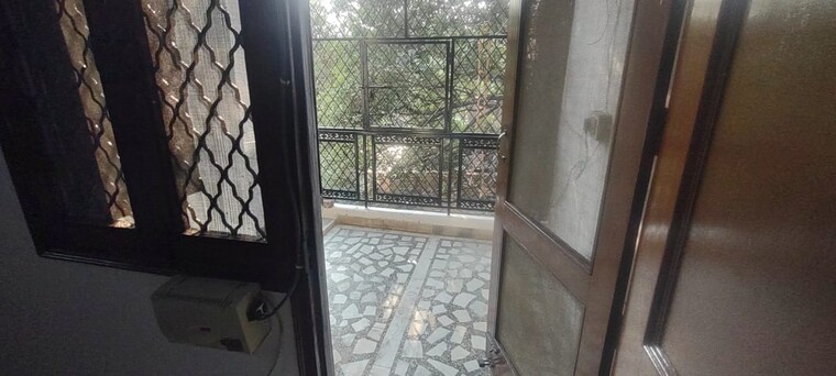 Balcony, malviya nagar 3 Bedroom 1200 Sq.Ft. Apartment In Malviya Nagar Delhi 9589182