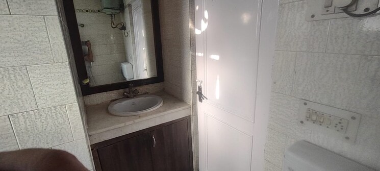 Bathroom, malviya nagar 3 Bedroom 1200 Sq.Ft. Apartment In Malviya Nagar Delhi 9589182