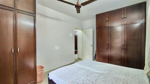 Room in 2 BHK Apartment at Andheri West – for Rent