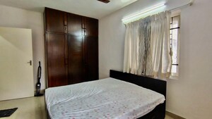 Bedroom in 2 BHK Apartment at Andheri West – for Rent