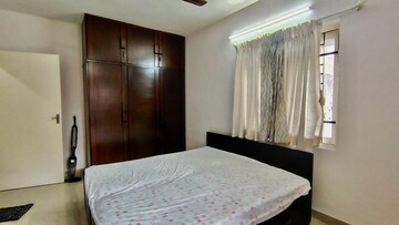 Bedroom in 2 BHK Apartment at Andheri West – for Rent