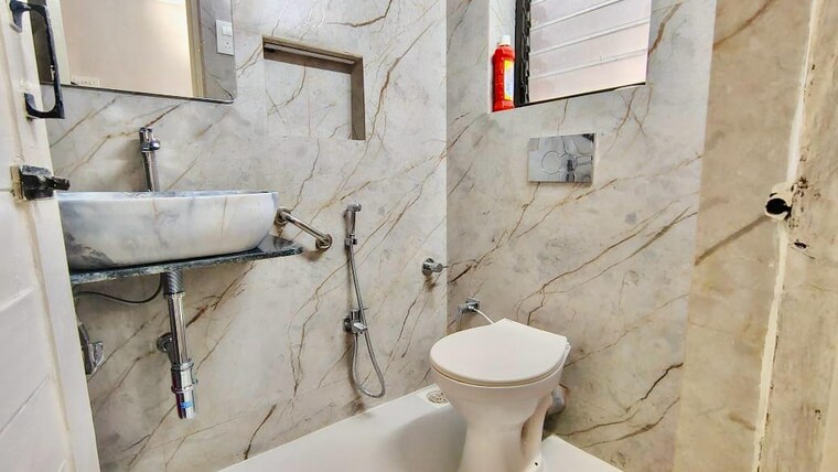 Bathroom, andheri west 2 Bedroom 850 Sq.Ft. Apartment In Andheri West Mumbai 9589183