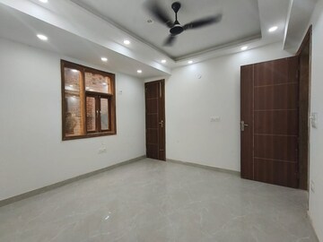 Room in 3 BHK Apartment at Nidhi Exclusive Floors, Mehrauli – for Sale