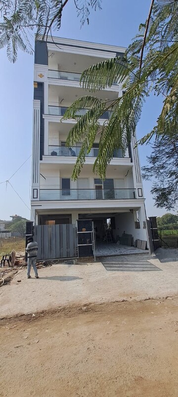3 BHK Builder Floor For Rent in BPTP Parkland, Sector 75