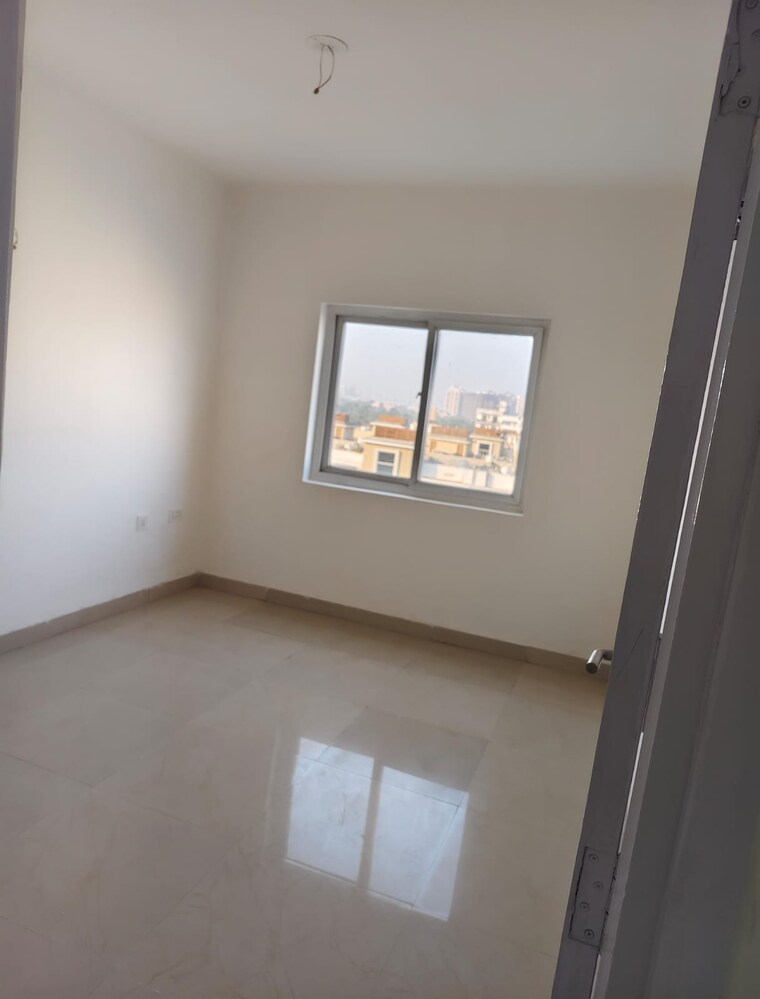 Room, bptp-parkland 3 Bedroom 300 Sq.Yd. Builder Floor In Sector 75 Faridabad 9589216