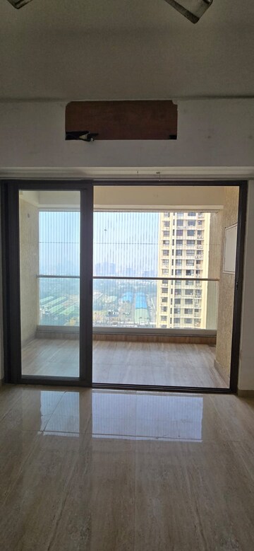 Room in 2 BHK Apartment at CCI Rivali Park Wintergreen, Borivali East – for Rent
