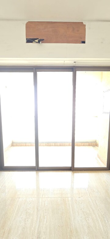 Room in 2 BHK Apartment at CCI Rivali Park Wintergreen, Borivali East – for Rent