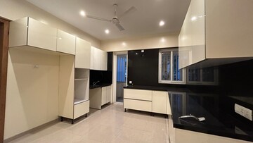 Room in 4 BHK Apartment at INC Boston, Prabhat Road – for Rent