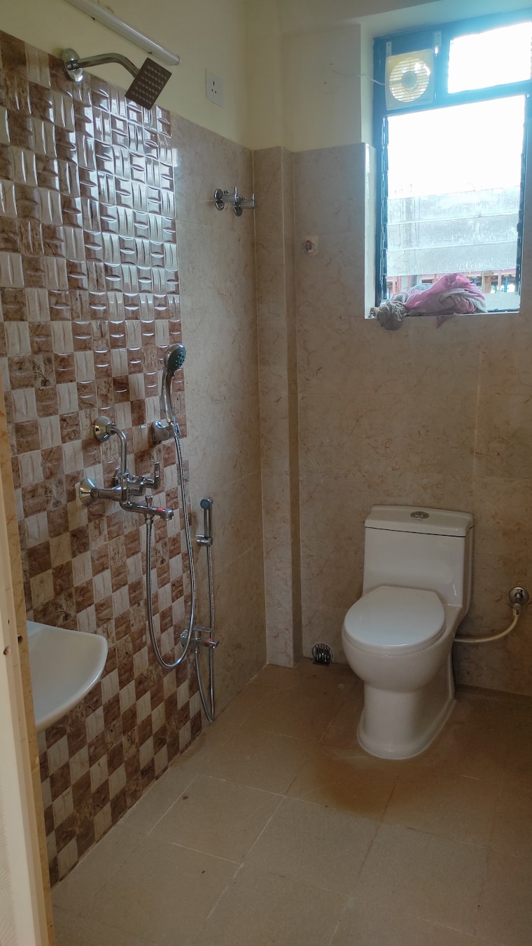 Bathroom, aztek-tilottama 3 Bedroom 1035 Sq.Ft. Apartment In Thakurpukur Kolkata 9589223