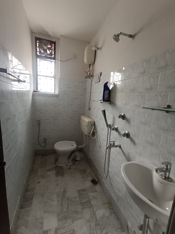 Bathroom, kadamkuan 6 Bedroom 4000 Sq.Ft. Independent House In Kadamkuan Patna 9589236