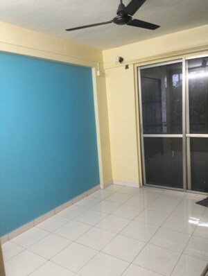 Room in 1 BHK Apartment at Oxford Elegance Apartment Condominium, Wanowrie – for Rent