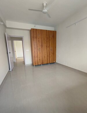 Room in 4 BHK Apartment at SARE Petioles, Sector 92 – for Rent