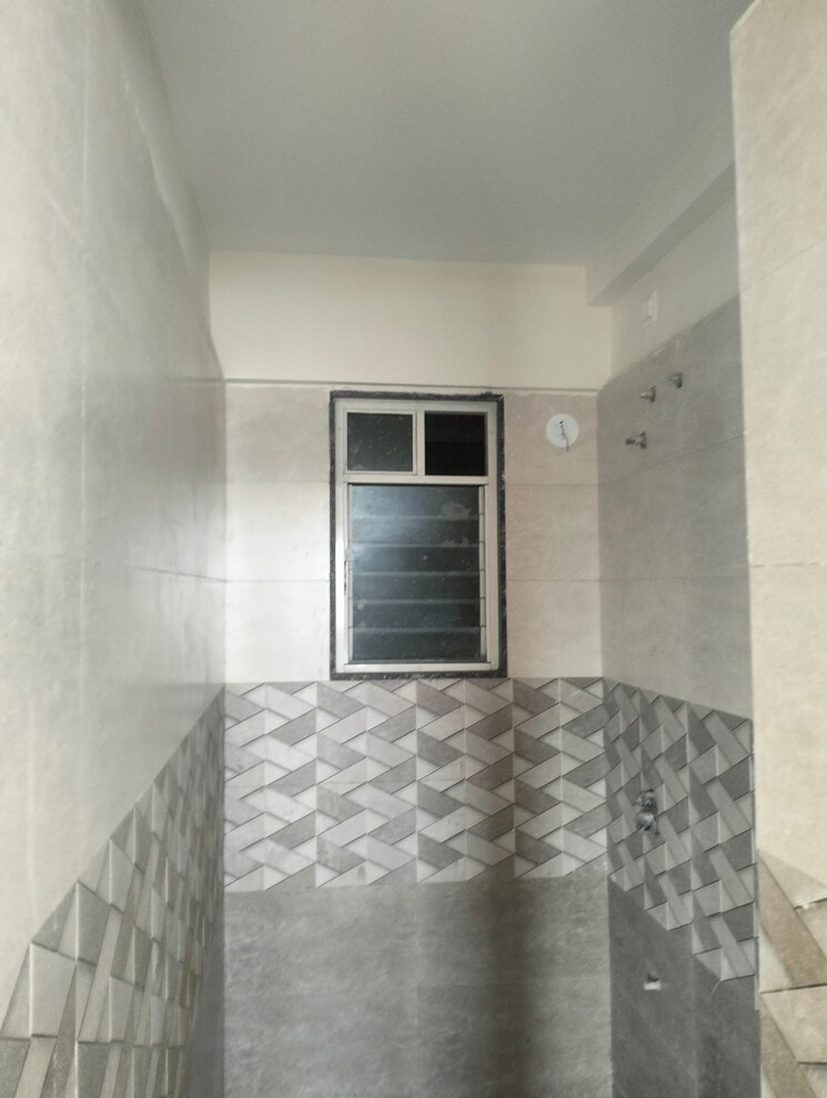 Bathroom, oxford-blues 1 Bedroom 555 Sq.Ft. Apartment In Wanowrie Pune 9589261