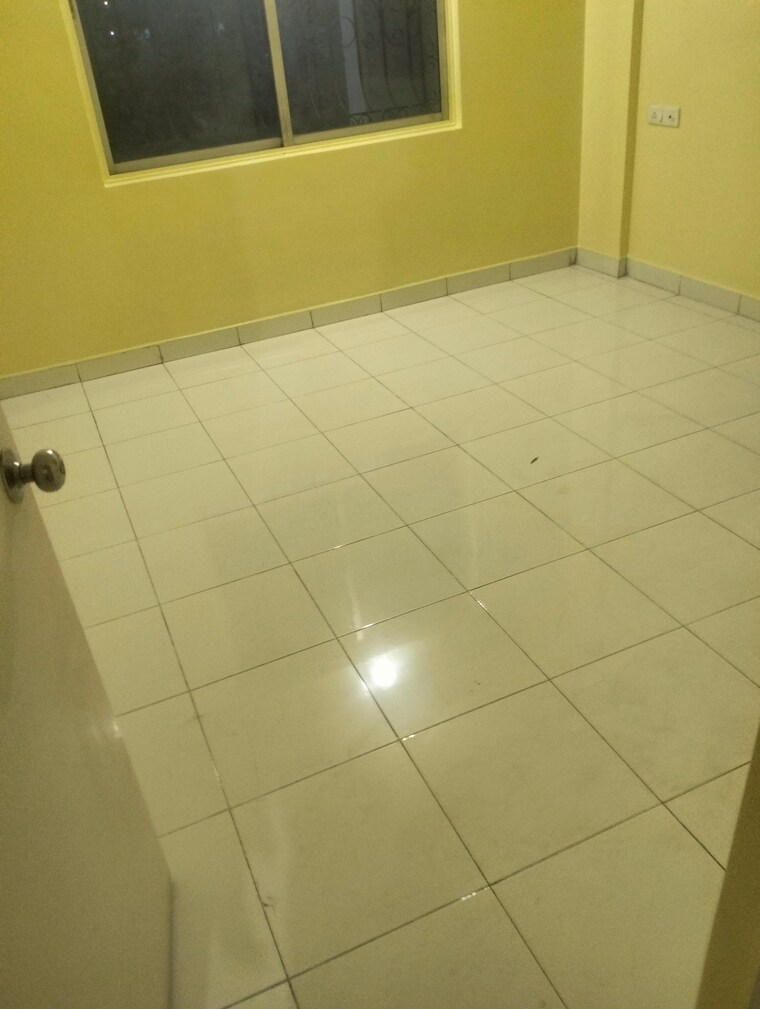 Bathroom, oxford-blues 1 Bedroom 555 Sq.Ft. Apartment In Wanowrie Pune 9589261