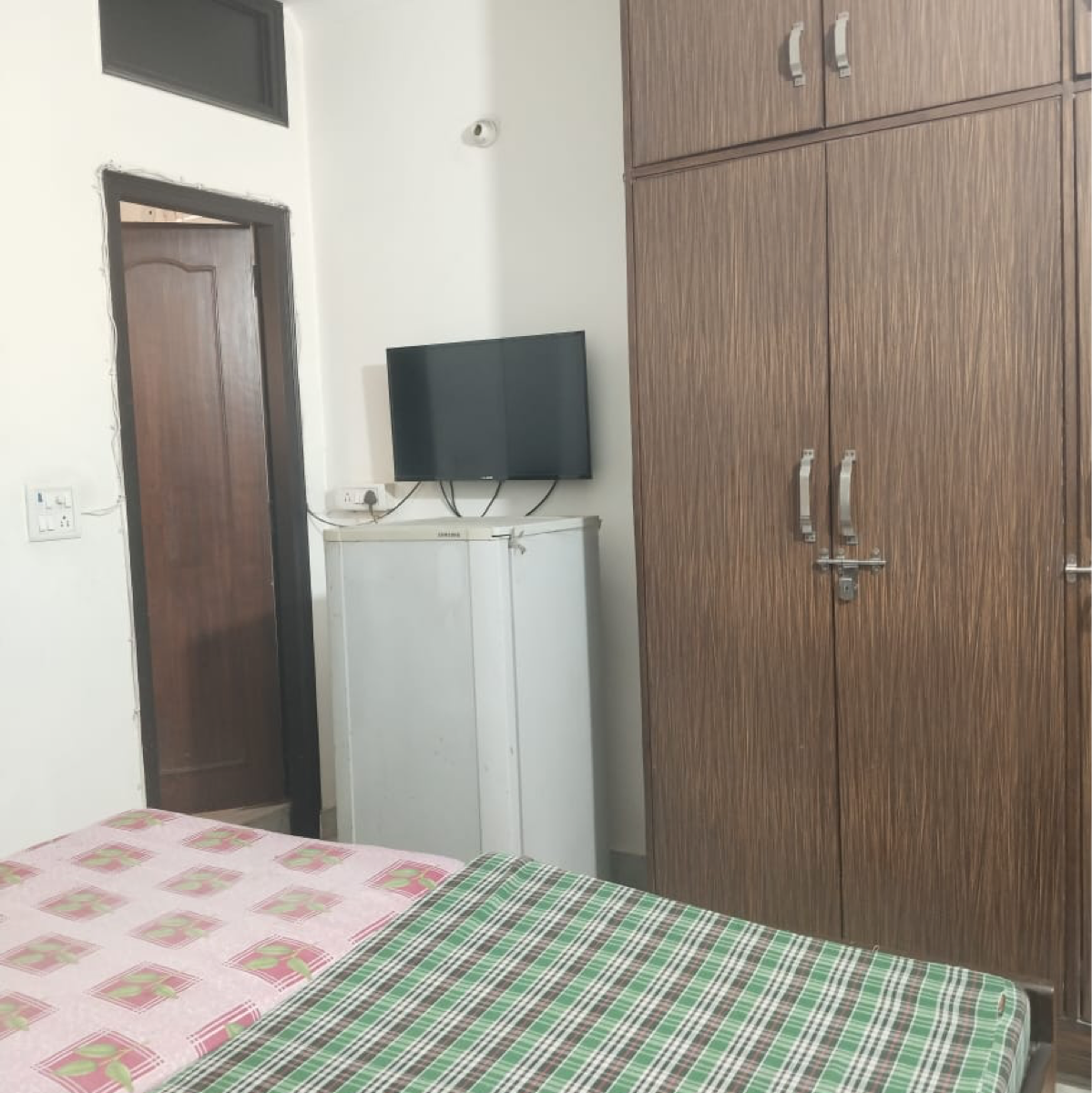 1 Rk+ Study Room Builder Floor For Rent in Saket