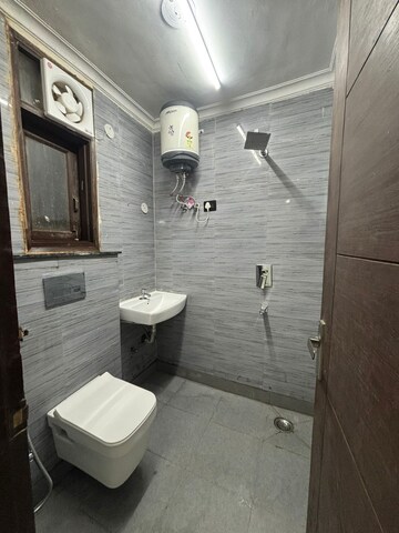Bathroom in 1 BHK Builder Floor at Saket – for Rent