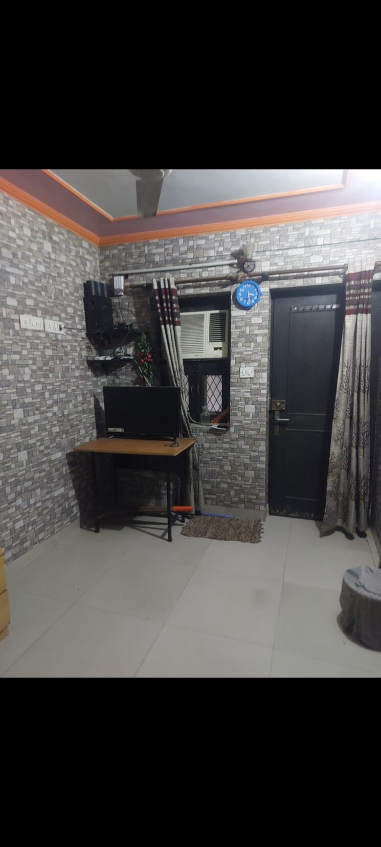 Living Room, shanti-bhawan 1 Bedroom 400 Sq.Ft. Apartment In Sarita Vihar Delhi 9589322