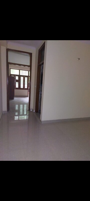 Room in 1 BHK Apartment at Aadharshila Apartment, Sarita Vihar – for Rent