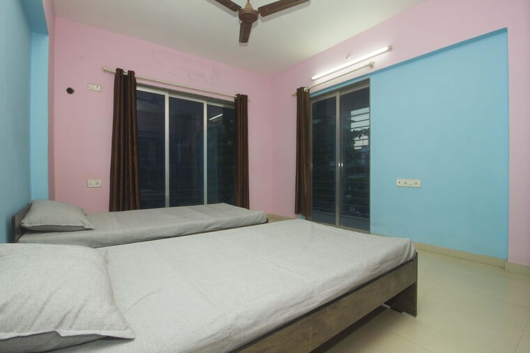 Bedroom, malad west Pg For Girls In Malad West 9589335