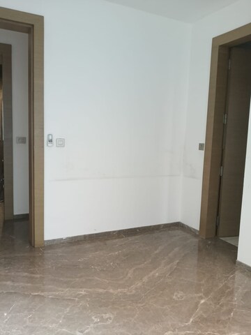 Room in 3 BHK Apartment at Laxmi Raajvilas, Goregaon West – for Rent