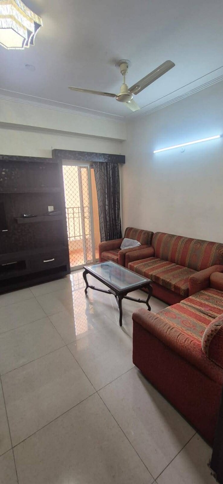 Living Room, amrapali-golf-homes 2 Bedroom 1100 Sq.Ft. Apartment In Sector 4 Greater Noida Greater Noida 9589384