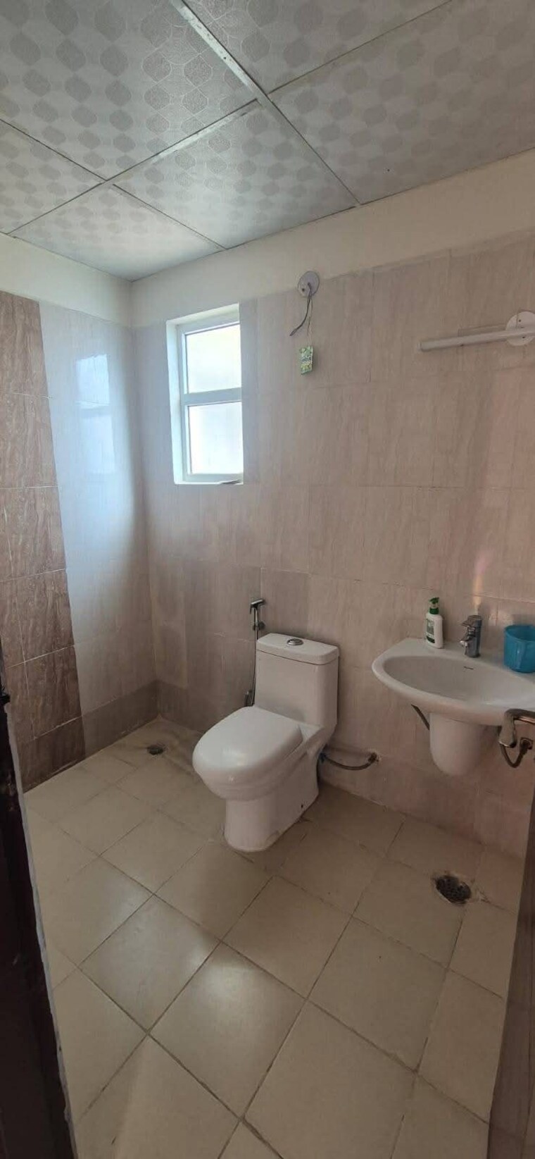 Bathroom, amrapali-golf-homes 2 Bedroom 1100 Sq.Ft. Apartment In Sector 4 Greater Noida Greater Noida 9589384