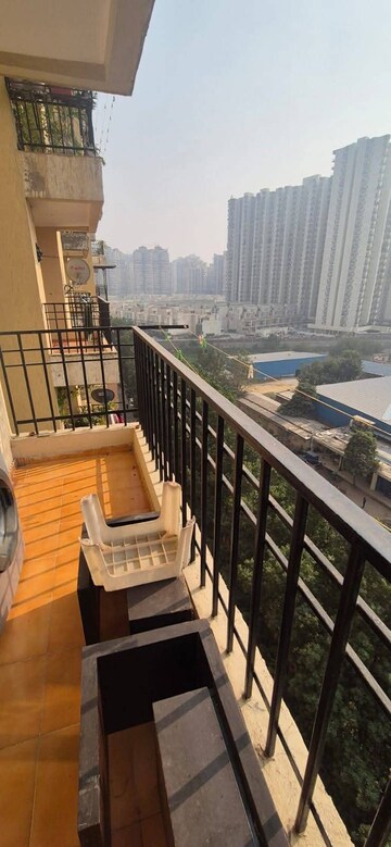 2 BHK Apartment For Rent in Amrapali Golf Homes, Sector 4 Greater Noida