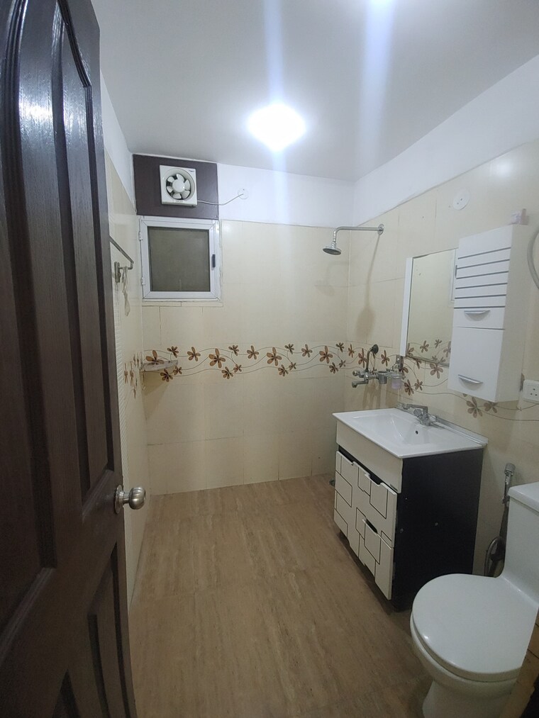Bathroom, urbtech-hilston 3 Bedroom 1650 Sq.Ft. Apartment In Sector 79 Noida 9589427