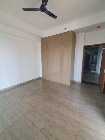 Room in 3 BHK Apartment at Civitech Stadia, Sector 79 – for Rent