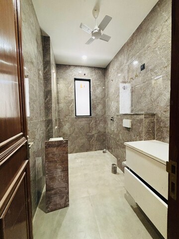 Bathroom in 3 BHK Builder Floor at BPTP Green Oaks, Sector 70a – for Sale