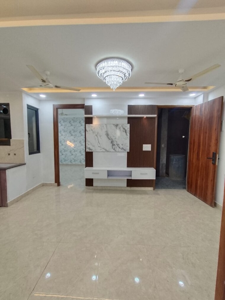 Room, mahagun-mezzaria 3.5 Bedroom 2500 Sq.Ft. Apartment In Sector 78 Noida 9589439