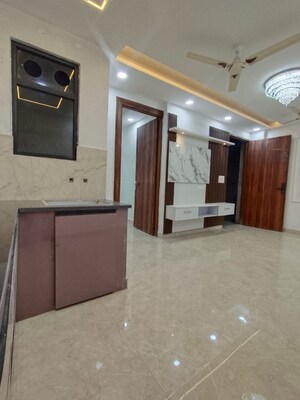 Kitchen in 3.5 BHK Apartment at Mahagun Mezzaria, Sector 78 – for Rent
