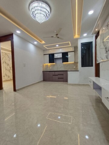 Kitchen in 3.5 BHK Apartment at Mahagun Mezzaria, Sector 78 – for Rent
