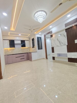 3.5 BHK Apartment For Rent in Mahagun Mezzaria, Sector 78