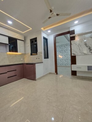 Kitchen in 3.5 BHK Apartment at Mahagun Mezzaria, Sector 78 – for Rent